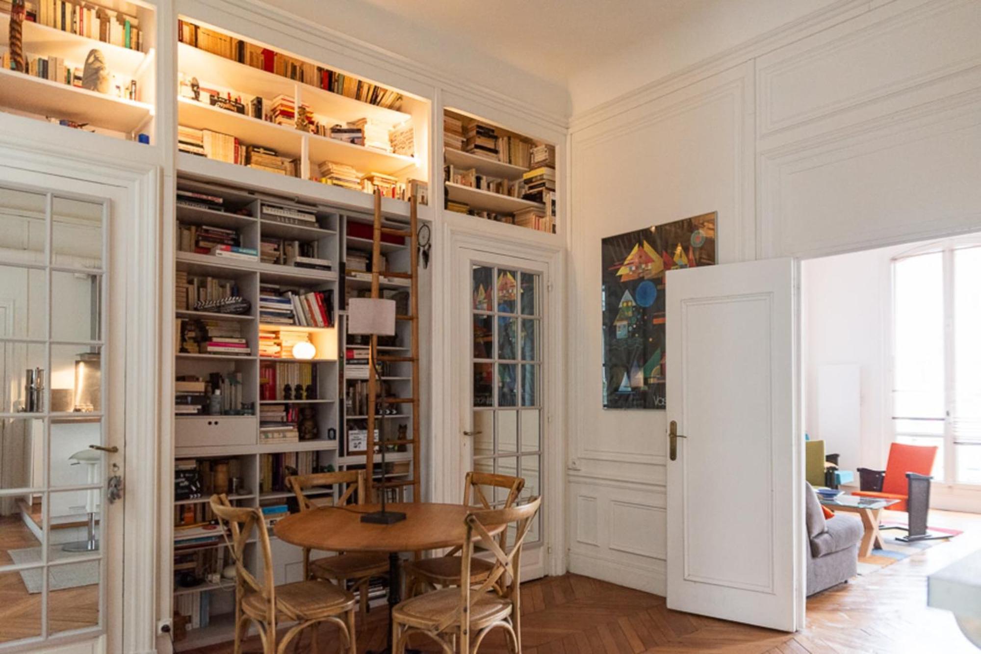 Spacious Nest With Terrace Near Batignolles *
